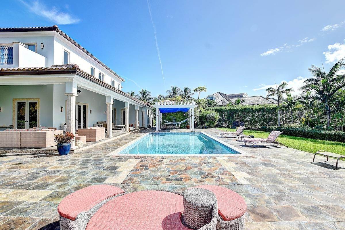 Single Family Homes for Rent at Paradise Island, Nassau and Paradise Island Bahamas